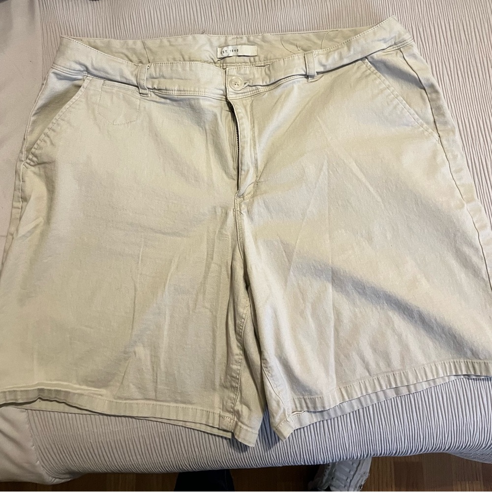 Khaki Flat Front Shorts Size 16